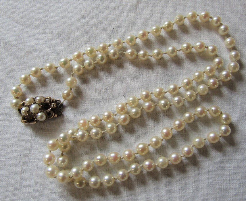 String of pearls with 9ct gold and seed pearl clasp (missing some seed pearls)