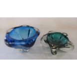 2 1960s coloured glass bowls H 13.5 cm and 8 cm