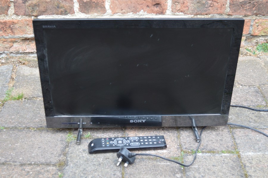 Small Sony television 21" with remote control