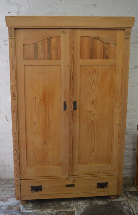 Large pine wardrobe with drawer H 186 cm L 110 cm D 55 cm