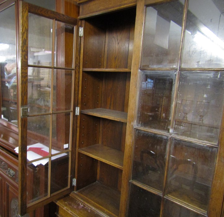 Reproduction Georgian breakfront oak display bookcase  H 205 cm L 178 cm D 46 cm (side shelf depth - Bild 7 aus 8
