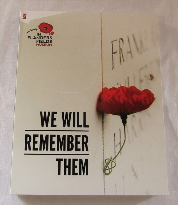 In the Flanders Field Museum 'We will remember them' coin collection inc 9ct gold double crown proof - Bild 3 aus 3