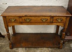 Reproduction Georgian oak serving table L 116 cm D 49 cm H 80 cm