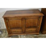 Georgian reproduction oak mule chest / cabinet L 108 cm D 49 cm H 76 cm
