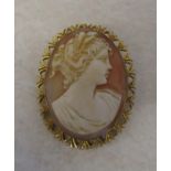 9ct gold cameo brooch H 42 mm D 35 mm weight 10.4 g