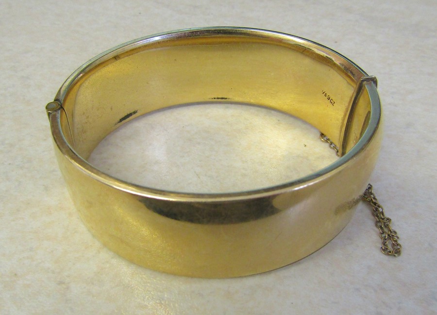 9ct gold bangle with metal core (1/5 9ct gold) total weight 52.8 g - Image 2 of 3