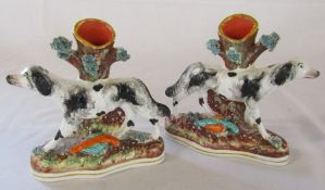 Pair of Staffordshire spill vases in the form of hunting dogs / retrievers H 15 cm