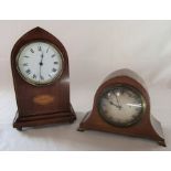 2 Edwardian mantel clocks H 23 cm & Tarratt Leicester H 14 cm