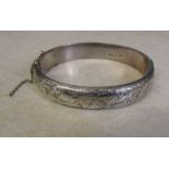 Silver bangle (safety chain needs reattaching) Chester 1949 weight 21.2 g / 0.68 ozt