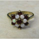 9ct gold garnet and opal daisy ring size L/M weight 2.4 g