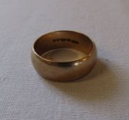 9ct gold band ring D 7 mm weight 6.4 g size S