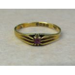 18ct gold ring London 1916 with pink stone size R/S weight 2.5 g