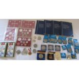 Assorted commemorative coins inc Queen Mother's 90th birthday, 50th anniversary of D Day landings