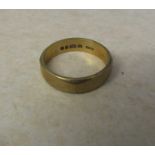 9ct gold band ring London 1978 weight 2.9 g size N