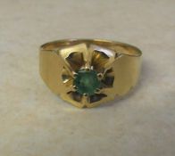 14ct gold ring set with emerald stone total weight 5.4 g size Q