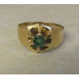 14ct gold ring set with emerald stone total weight 5.4 g size Q