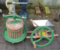 Vigo apple press & masher