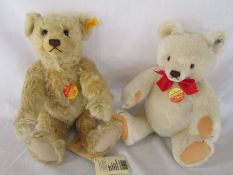 2 Steiff teddy bears - collectors edition 1982 H 35 cm and Classic with growler H 35 cm