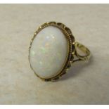 9ct gold opal dress ring size O total weight 3.3 g (opal 15 mm x 11 mm)