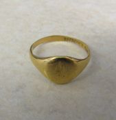 18ct gold signet ring size P weight 3.6 g