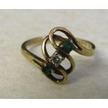10 ct (10K) gold emerald and diamond trilogy ring size M weight 2.2 g