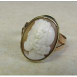 9ct gold cameo ring size R/S total weight 3.7 g