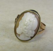 9ct gold cameo ring size R/S total weight 3.7 g