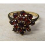9ct gold garnet cluster ring size L/M total weight 3.2 g