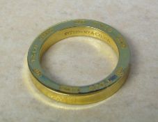 18ct gold Tiffany & Co band ring size T weight 11.2 g