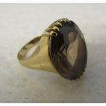 9ct gold smokey quartz ring size M total weight 9.1 g (quartz 20 mm x 15 mm)