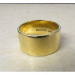 9ct gold band ring size N weight 6.7 g (depth of band 9 mm)