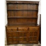 Modern oak dresser Ht 175cm W 146cm