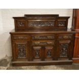 Victorian heavily carved oak sideboard H 139 cm L 169 cm D 59 cm