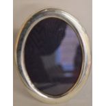 Silver oval picture frame Sheffield 1991 Ht 17cm