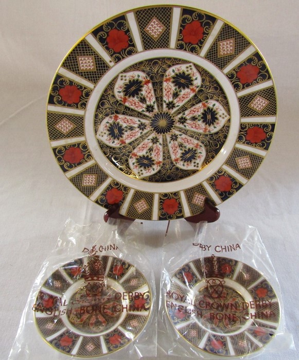 Royal Crown Derby imari plate no 1128 D 23 cm (second quality) and 2 small Royal Crown Derby imari