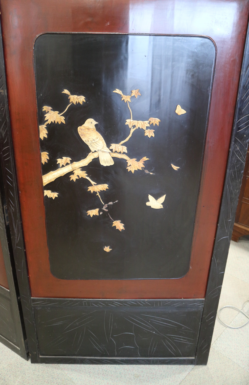 An early 20th century Japanese lacquered and inlaid two-fold screen with birds and flowers, 26" x - Image 2 of 4