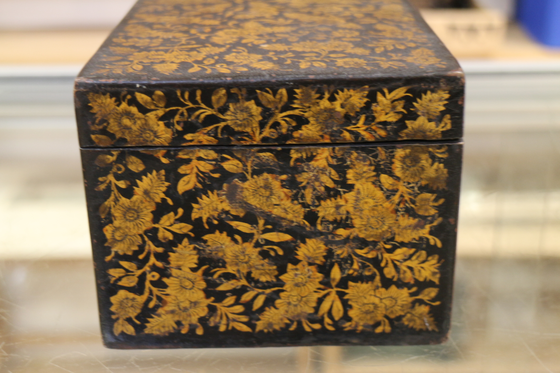 An early 19th century ebonised box decorated gilt flowers, 10 1/2" long - Image 3 of 4