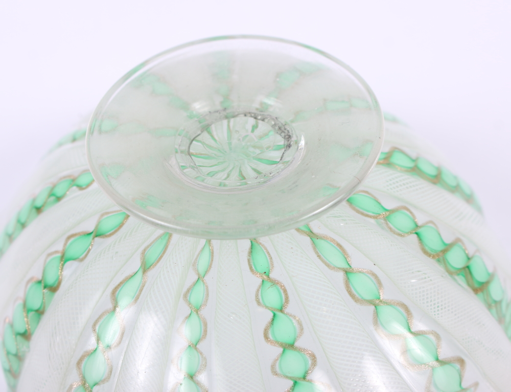 A Venetian lattimo glass shallow bowl, 5" wide - Image 3 of 4