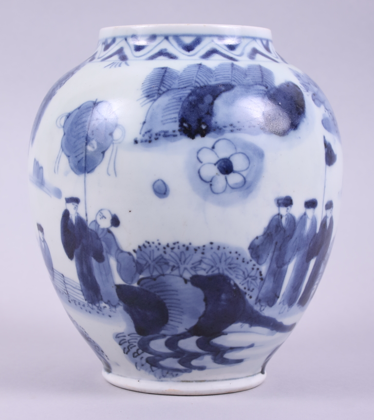 A Chinese blue and white bulbous vase, decorated figures in a garden, 5 3/4" high - Image 2 of 11