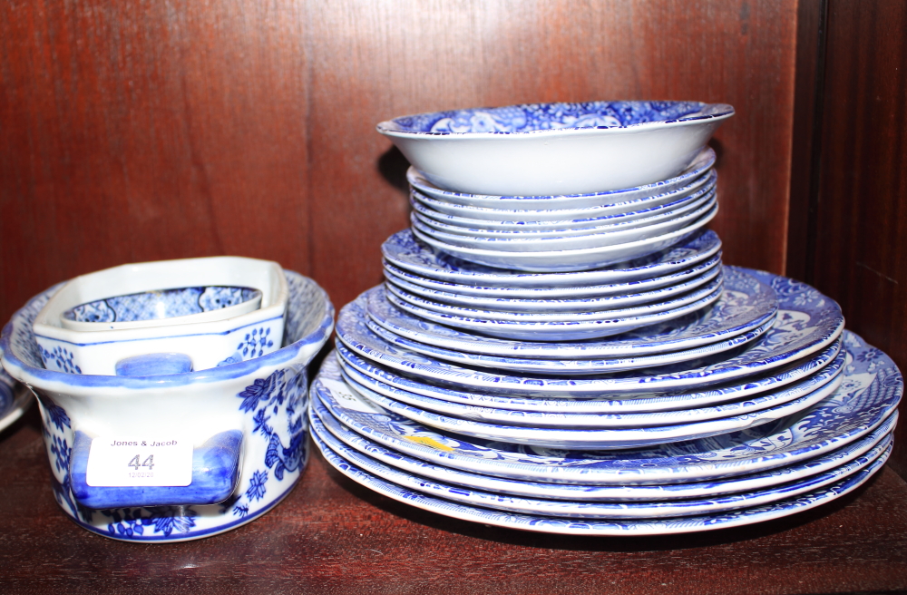 A quantity of Spode "Italian" pattern china, a selection of "Old Willow" pattern china and other - Image 5 of 6