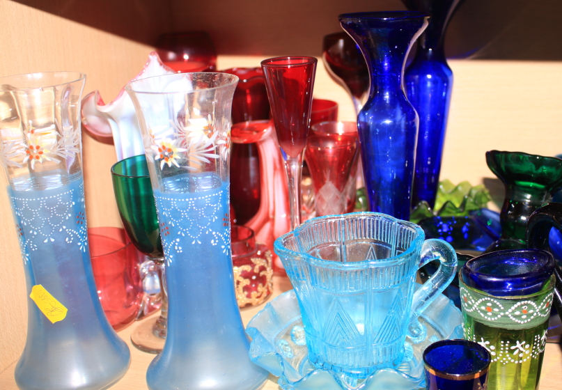 A quantity of coloured glass, including a pair of vases, drinking glasses, paperweights, a piece - Image 2 of 4