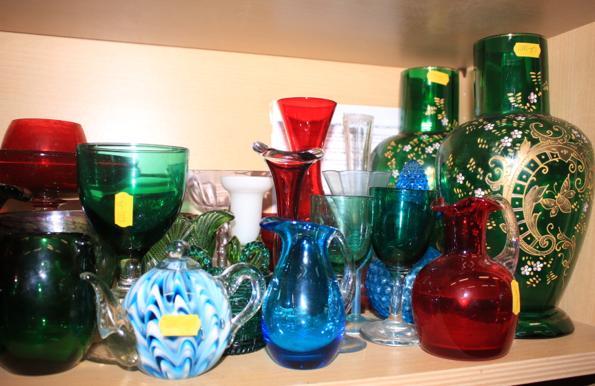 A quantity of coloured glass, including a pair of vases, drinking glasses, paperweights, a piece - Image 3 of 4