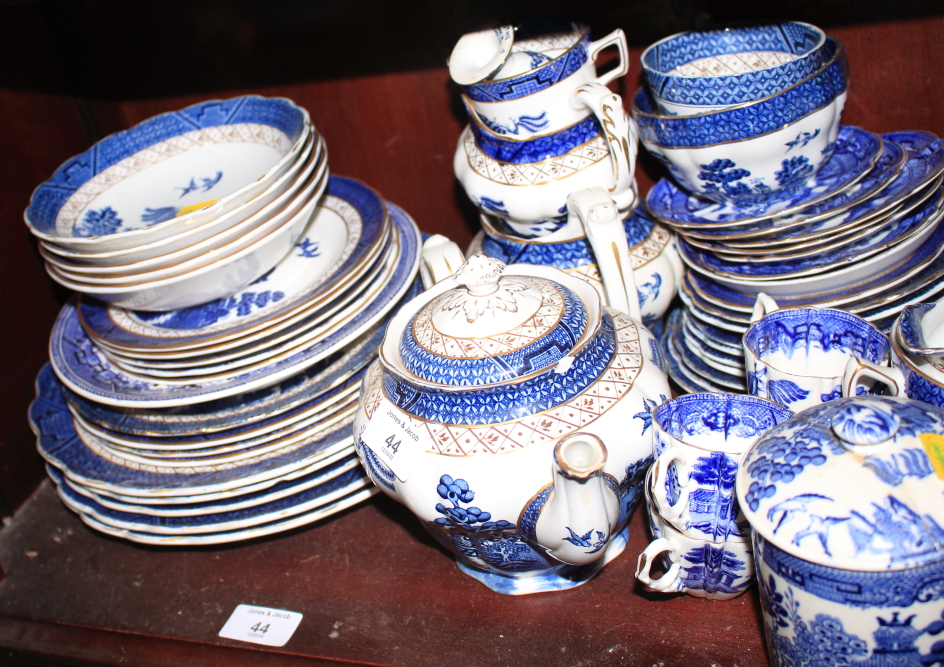 A quantity of Spode "Italian" pattern china, a selection of "Old Willow" pattern china and other - Image 3 of 6