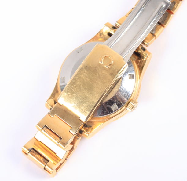 A lady's Omega Geneve gilt metal bracelet watch with automatic movement, gilt dial with baton - Image 3 of 3