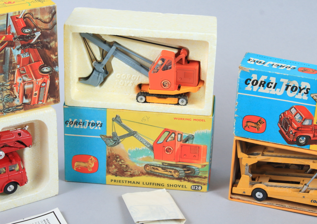 A Corgi Major die-cast model "Simon Snorkel" fire engine 1127, a Priestman luffing shovel 1128, - Image 3 of 4