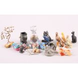 Four agate geese, largest 2" high, a lapis dolphin and other modern model birds and animals, etc