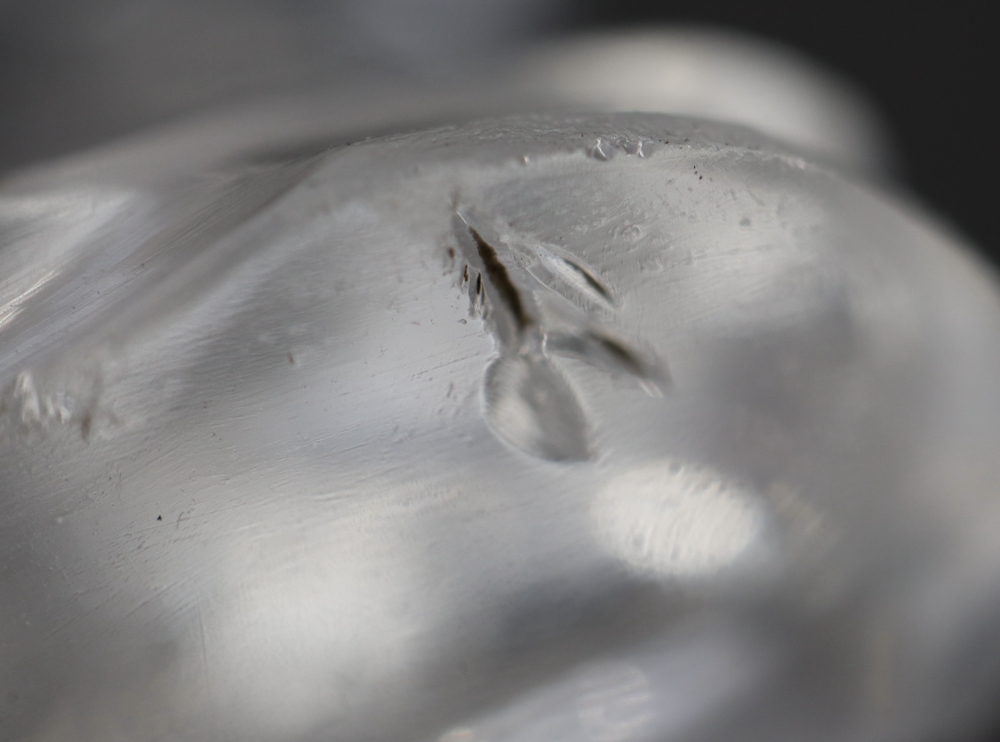 A rock crystal figure of a Kuan Yin, on hardstone stand, 3" high - Image 7 of 7