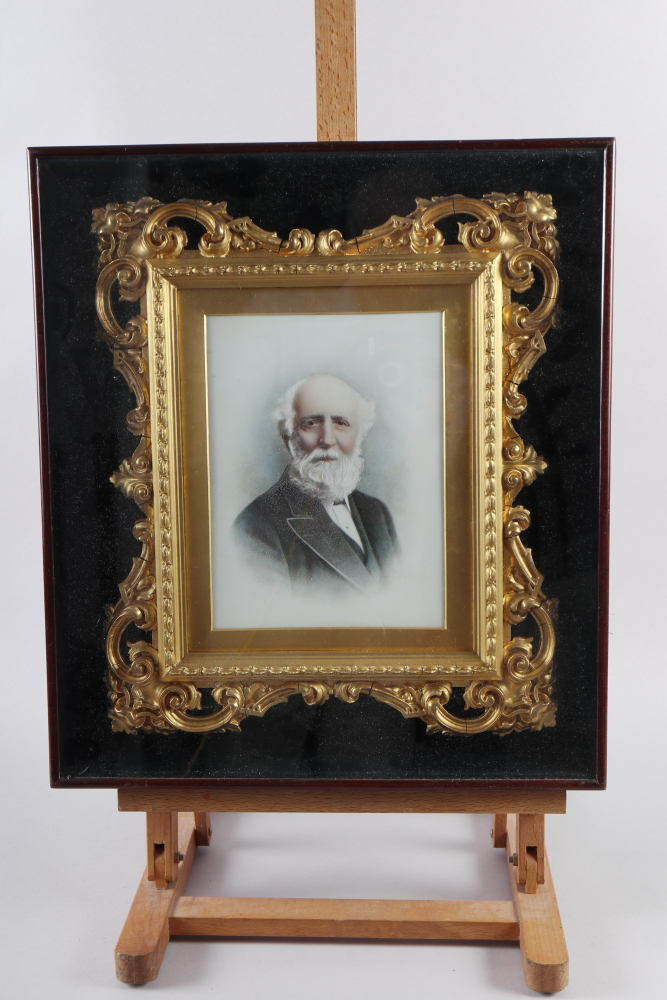 A late 19th century black and white photograph portrait of an old woman, 11" x 9.5", in ebonised and - Bild 2 aus 2