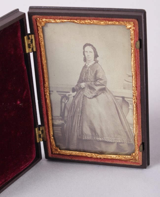 A pair of mid 19th century photographic portraits of a man and woman, in union cases with gilt - Image 3 of 4