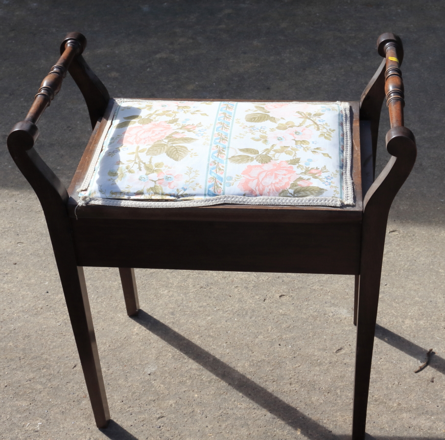 An Edwardian drop-end settee, on cabriole supports, 62" wide, an Edwardian satinwood walnut hall